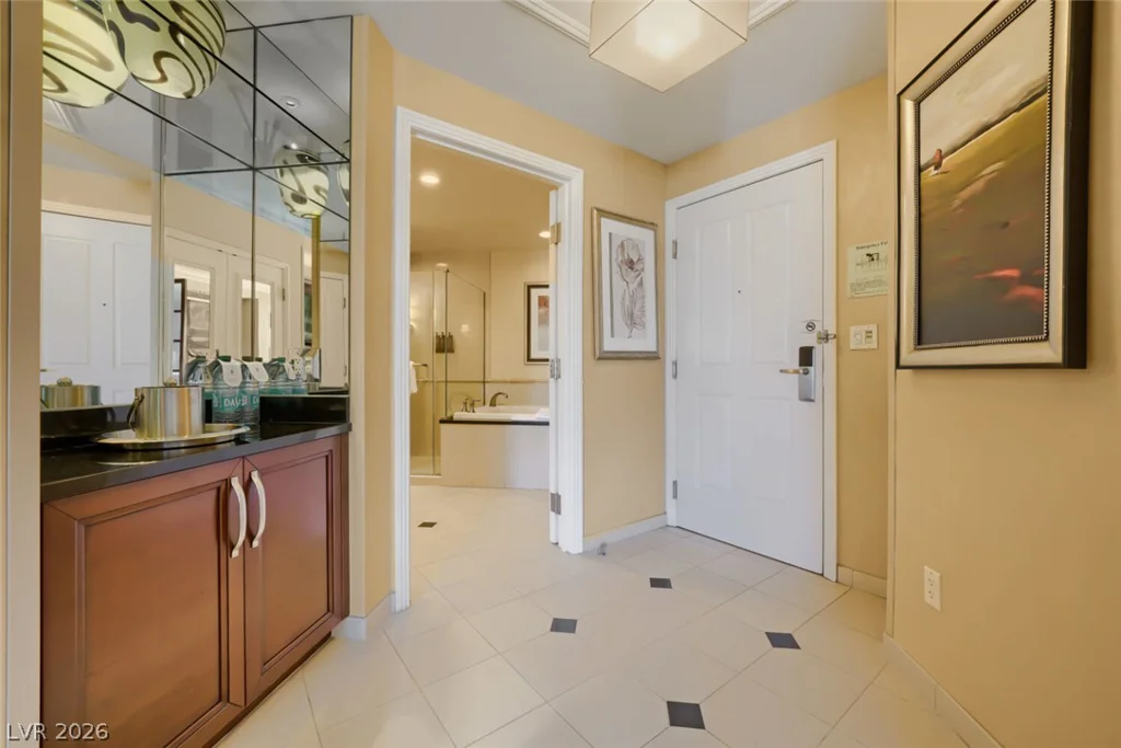 145 Harmon, Las Vegas, NV 89109