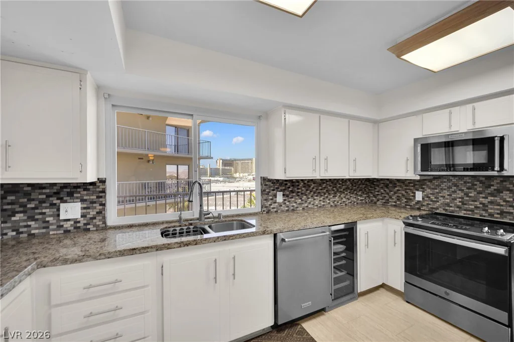 205 Harmon, Las Vegas, NV 89169