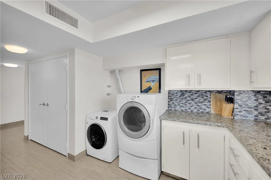 205 Harmon, Las Vegas, NV 89169