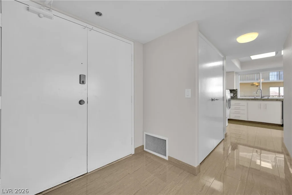 205 Harmon, Las Vegas, NV 89169
