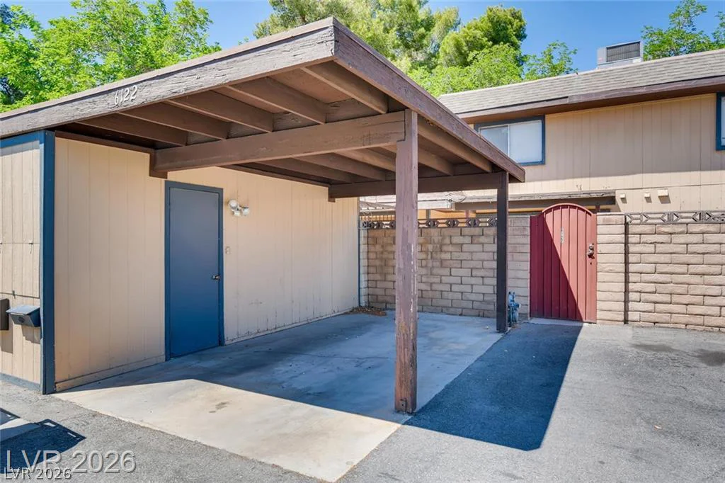 6156 Meadow Vista, Las Vegas, NV 89103