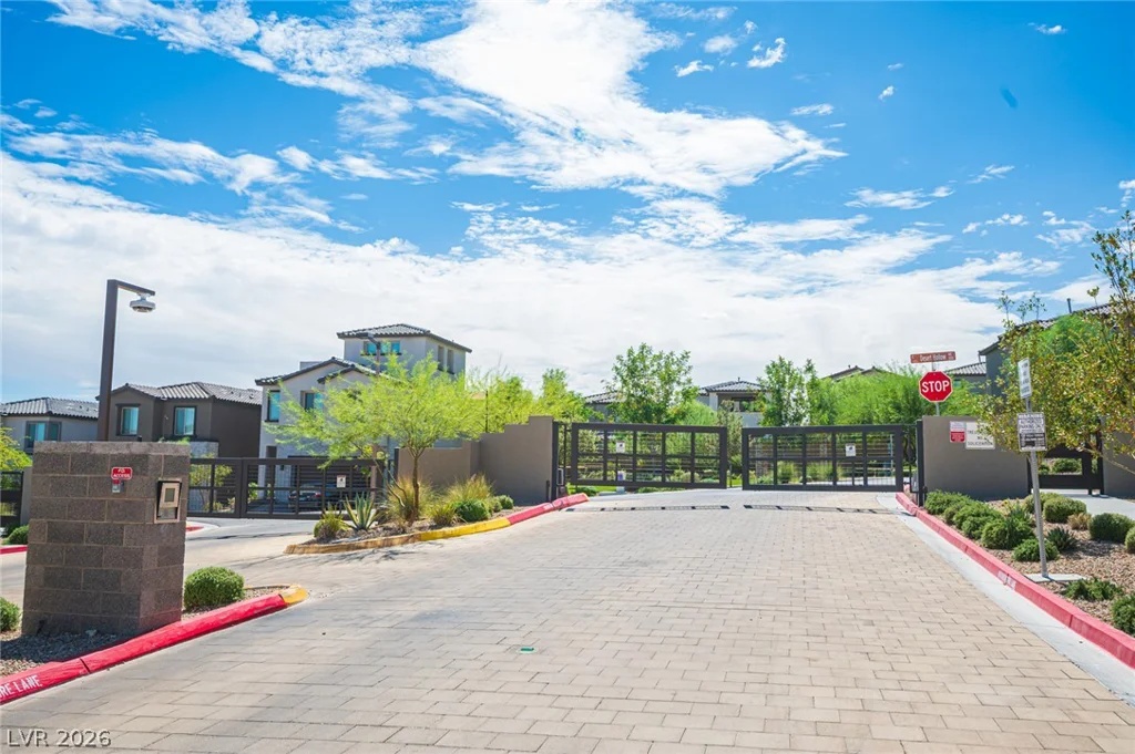 11604 Observation Point, Las Vegas, NV 89138