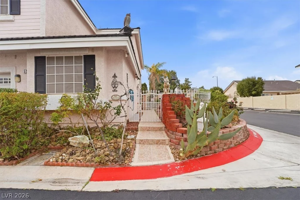 5251 Ladyhawk, Las Vegas, NV 89118