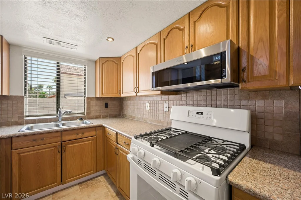 5204 Alpine, Las Vegas, NV 89107