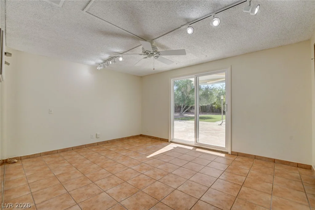 5644 Nicole, Las Vegas, NV 89120
