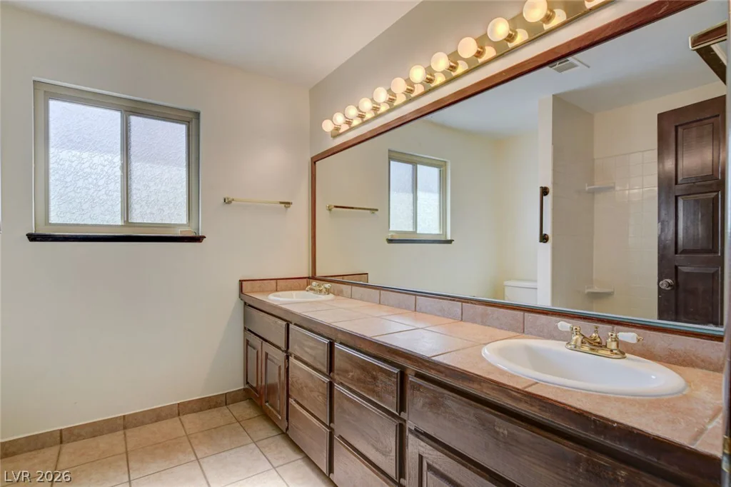 5644 Nicole, Las Vegas, NV 89120