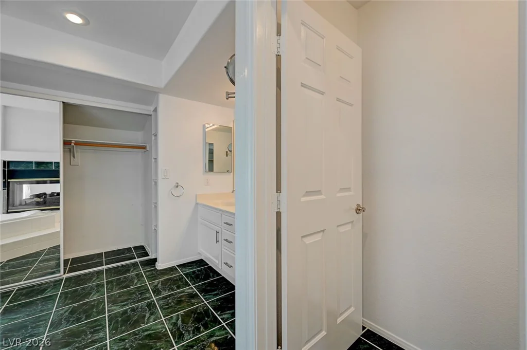 935 Highland Trails, Henderson, NV 89015