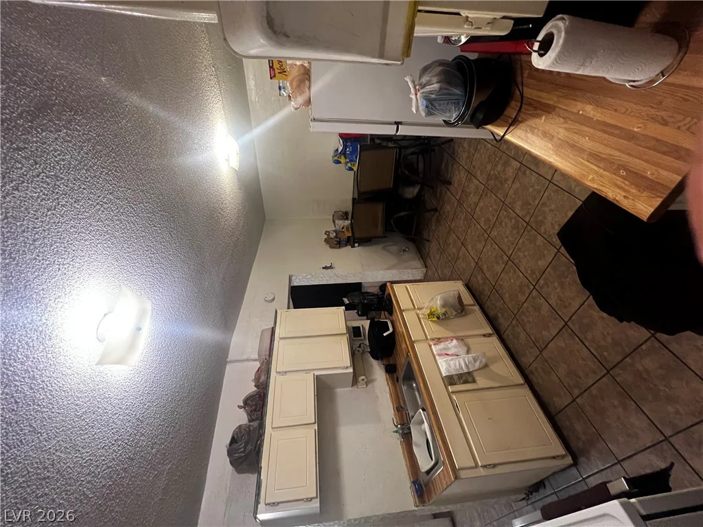 1206 I, Las Vegas, NV 89106