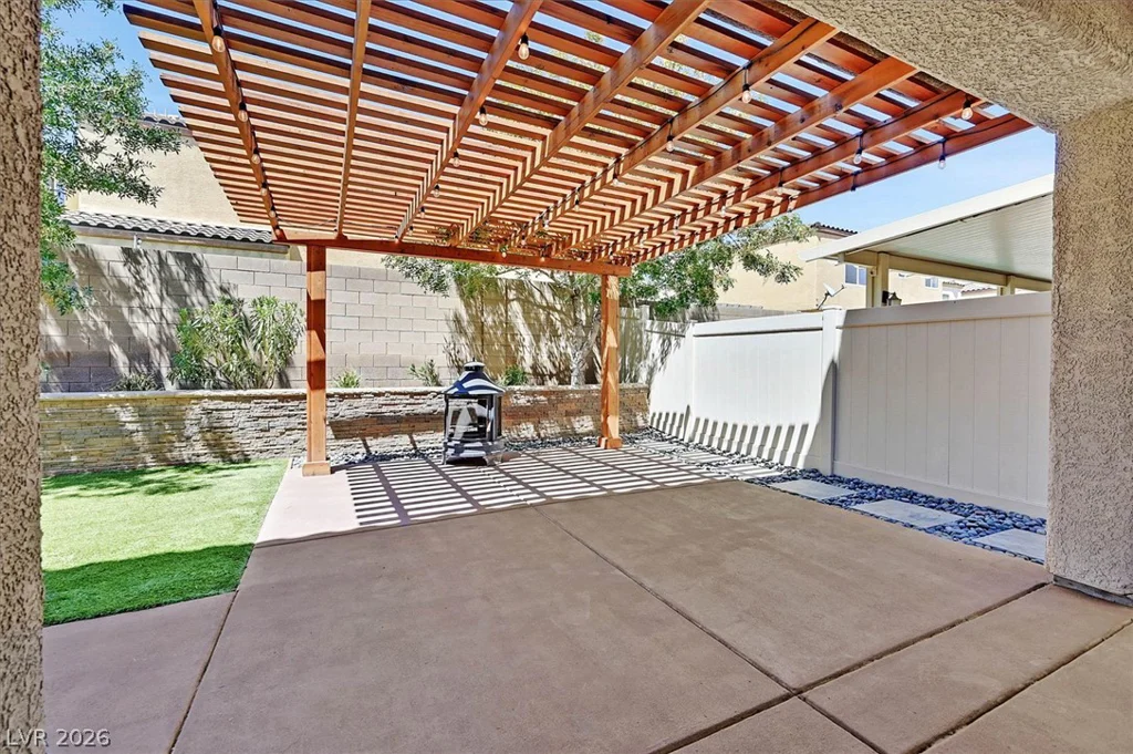 8830 Whitewater Autumn, Las Vegas, NV 89148