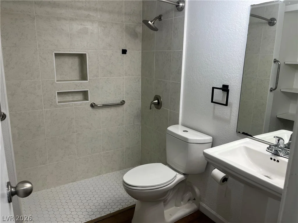 3974 Palos Verdes, Las Vegas, NV 89119
