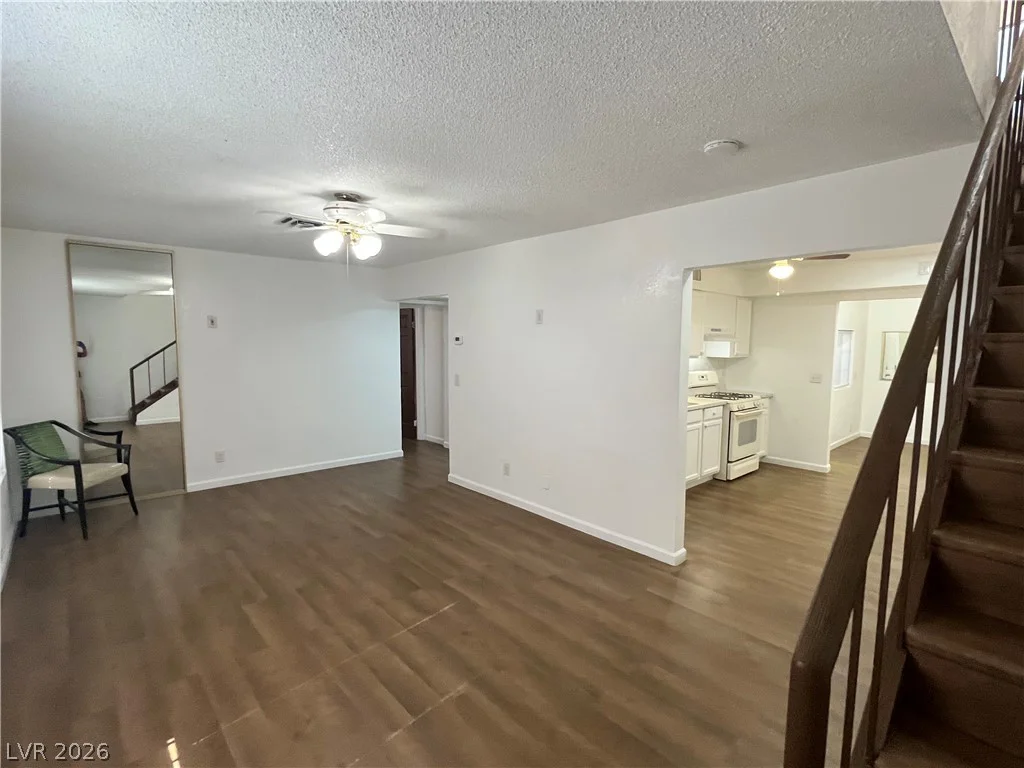 3974 Palos Verdes, Las Vegas, NV 89119