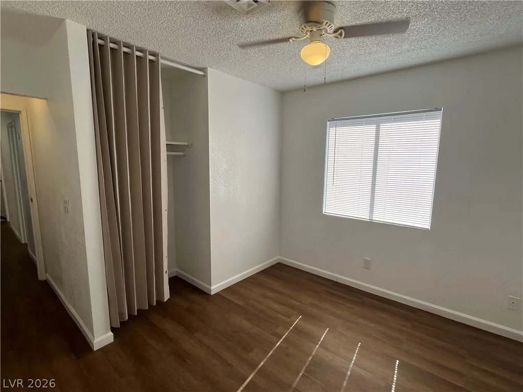3974 Palos Verdes, Las Vegas, NV 89119