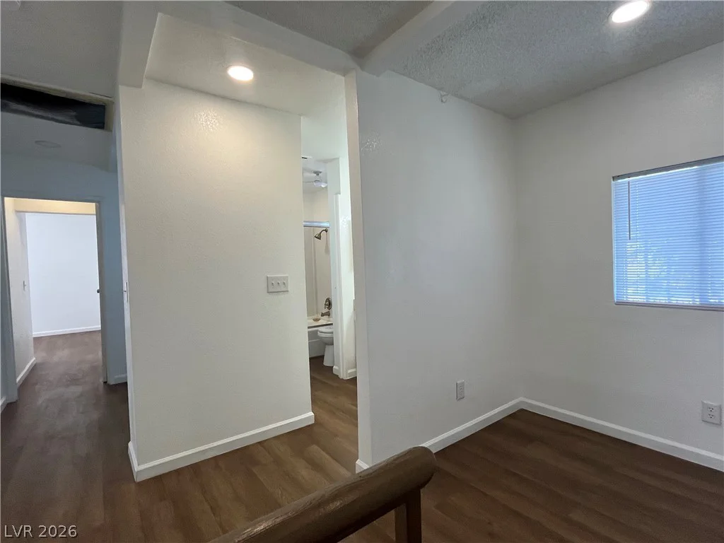 3974 Palos Verdes, Las Vegas, NV 89119