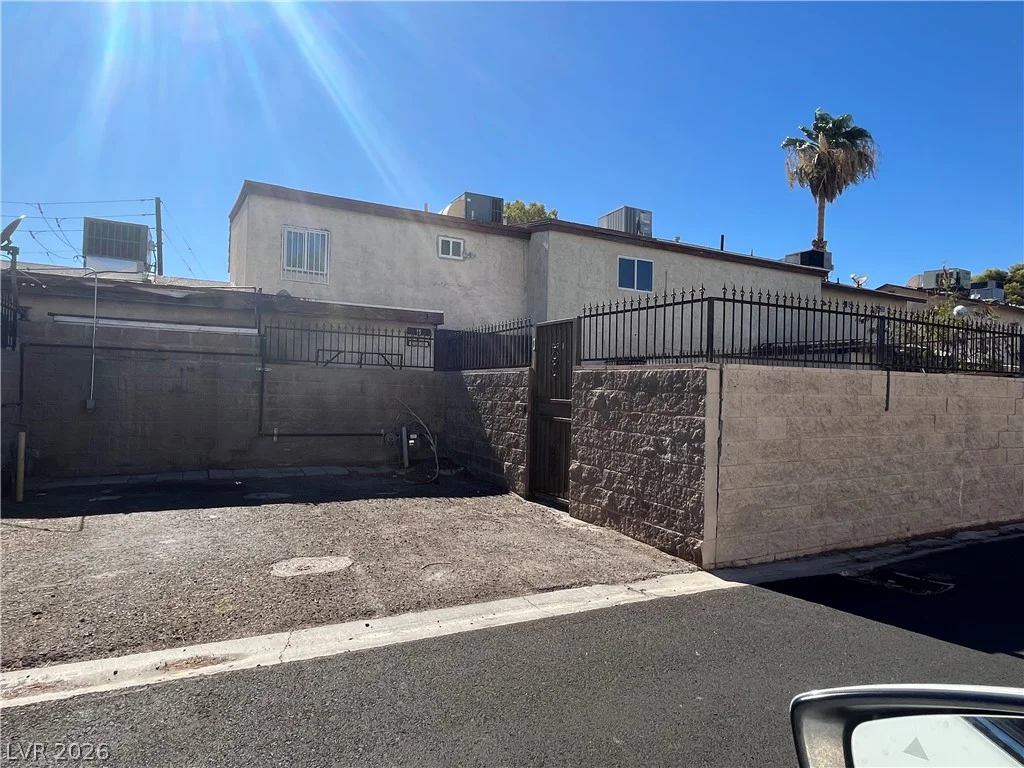 3974 Palos Verdes, Las Vegas, NV 89119