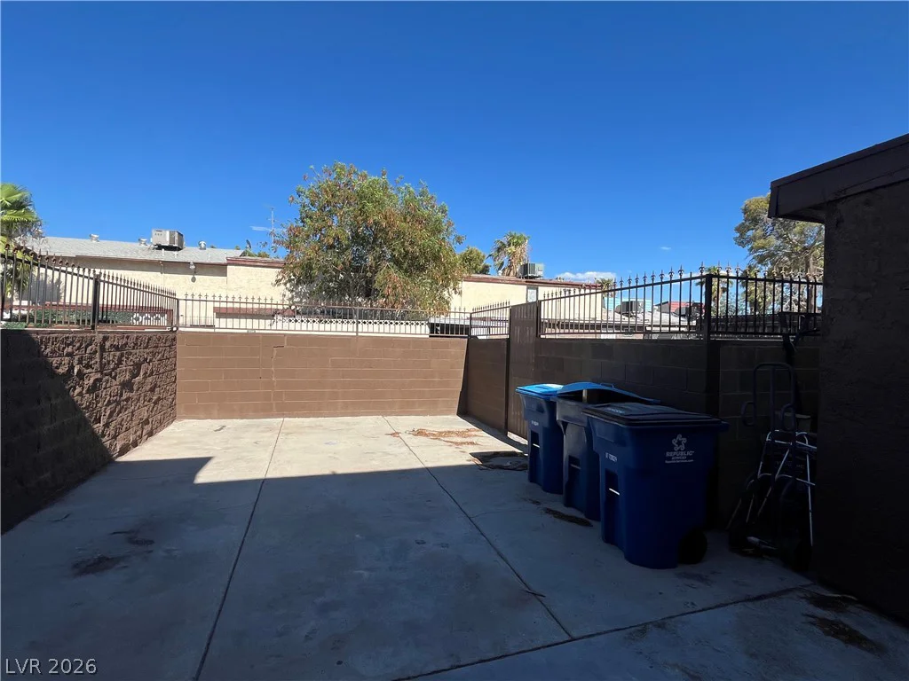 3974 Palos Verdes, Las Vegas, NV 89119