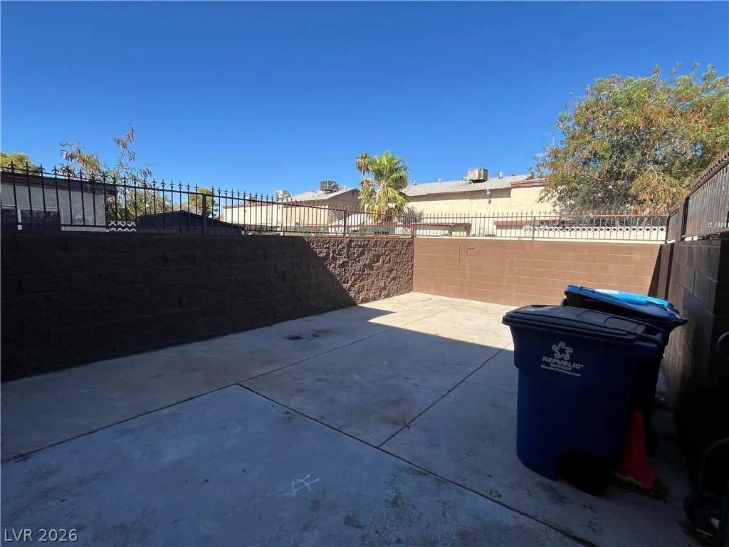 3974 Palos Verdes, Las Vegas, NV 89119