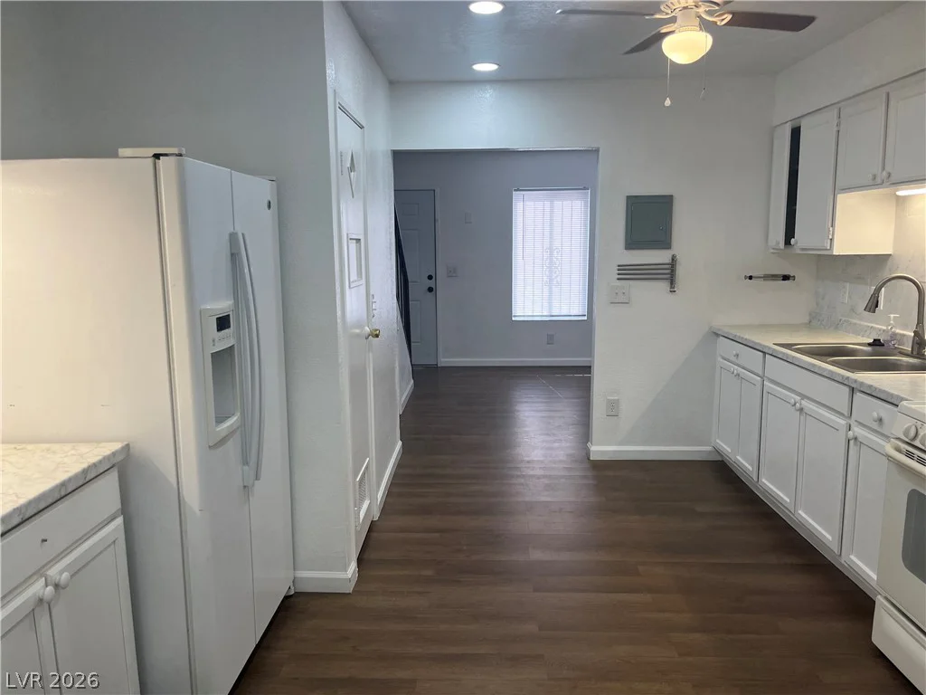 3974 Palos Verdes, Las Vegas, NV 89119