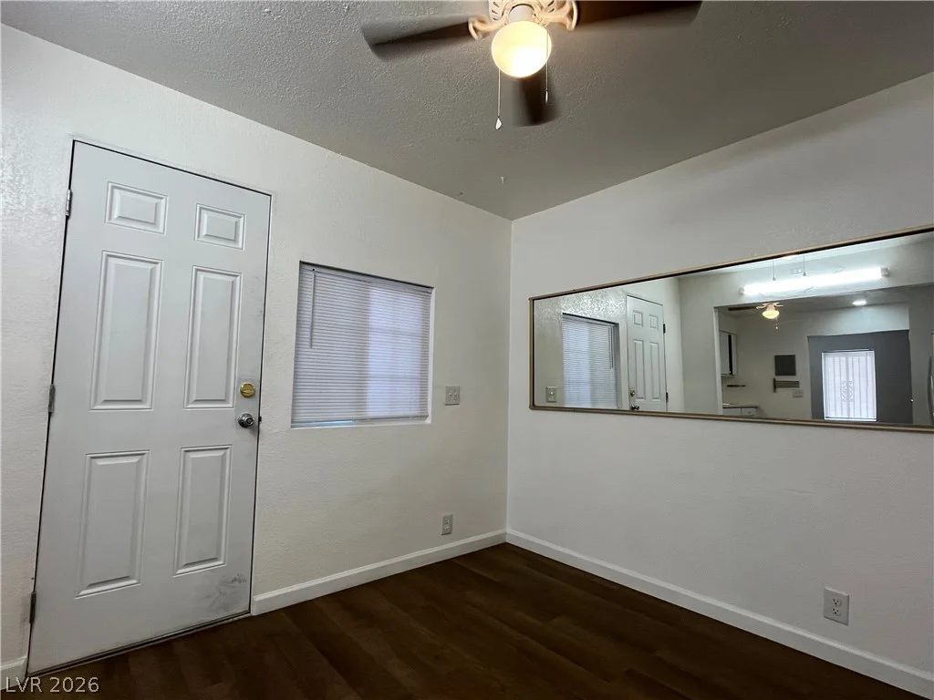 3974 Palos Verdes, Las Vegas, NV 89119