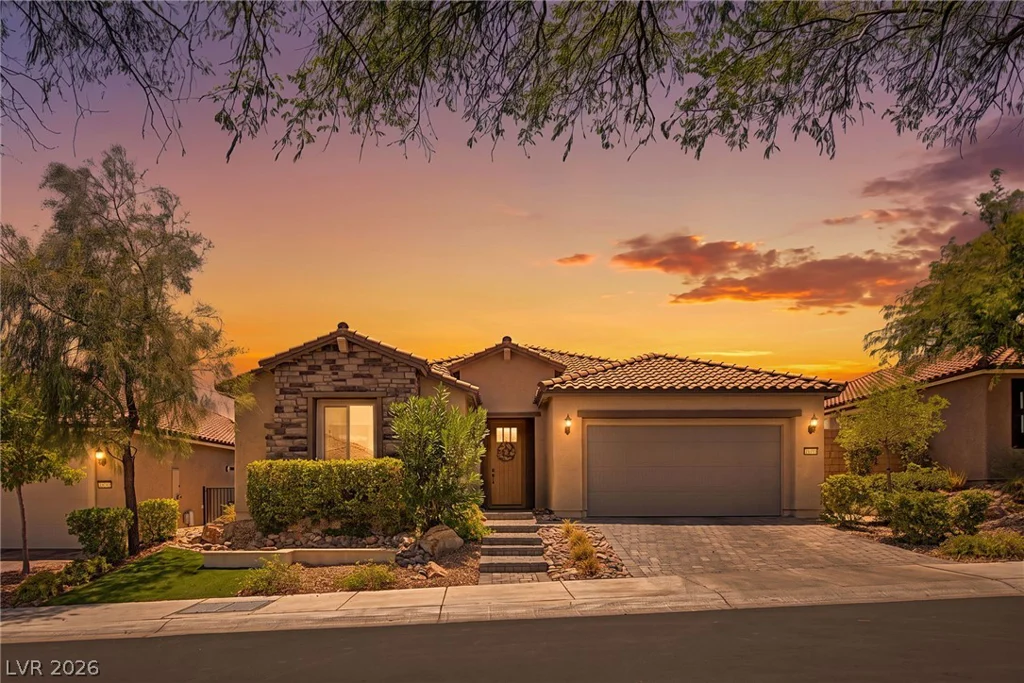 10433 Skye Paseo, Las Vegas, NV 89166