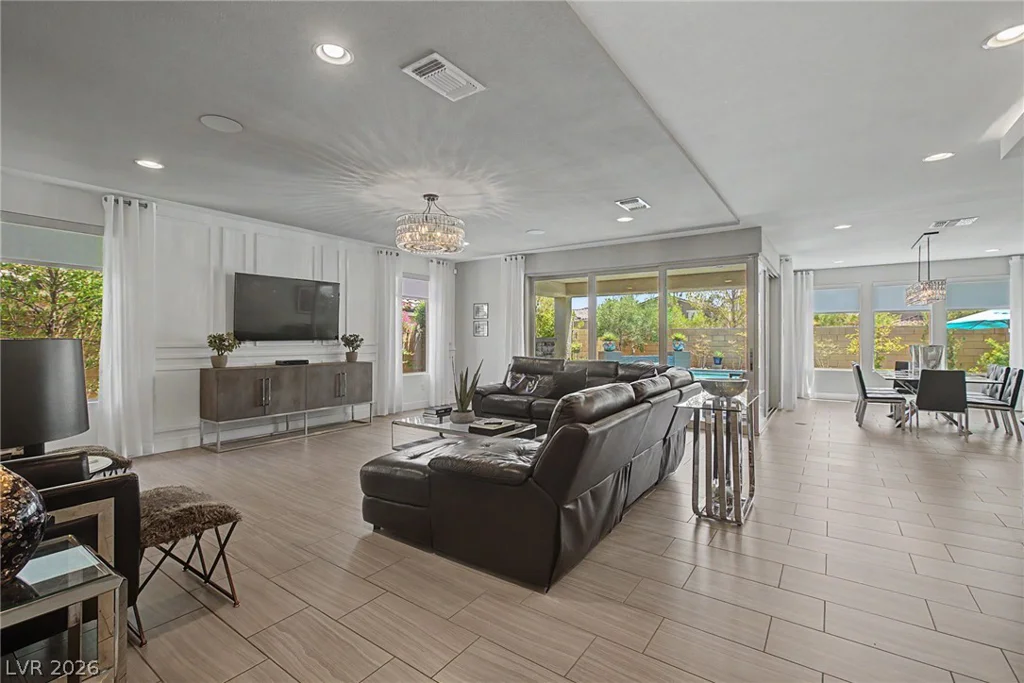 10433 Skye Paseo, Las Vegas, NV 89166