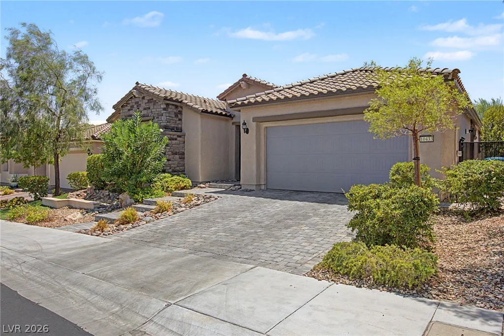 10433 Skye Paseo, Las Vegas, NV 89166