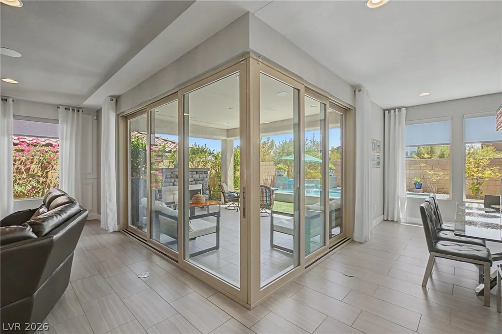 10433 Skye Paseo, Las Vegas, NV 89166