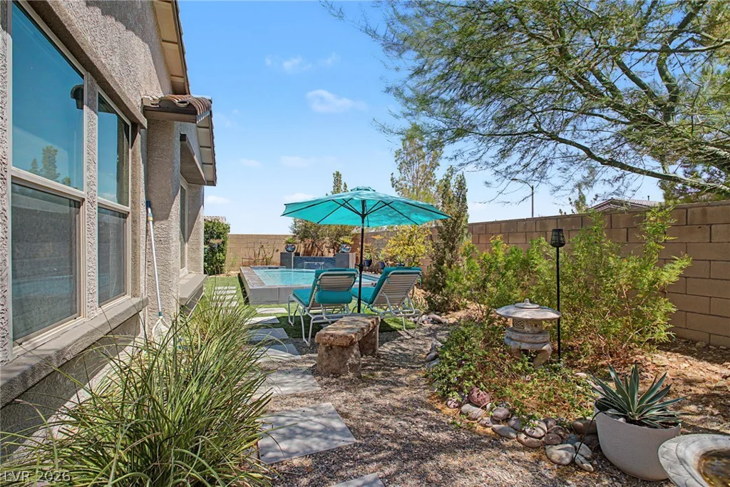 10433 Skye Paseo, Las Vegas, NV 89166