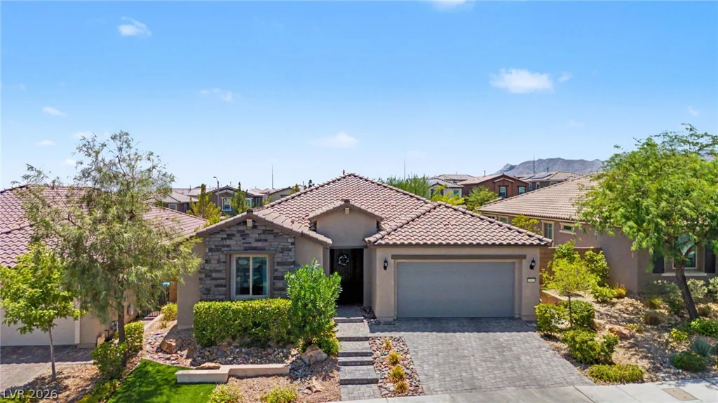 10433 Skye Paseo, Las Vegas, NV 89166