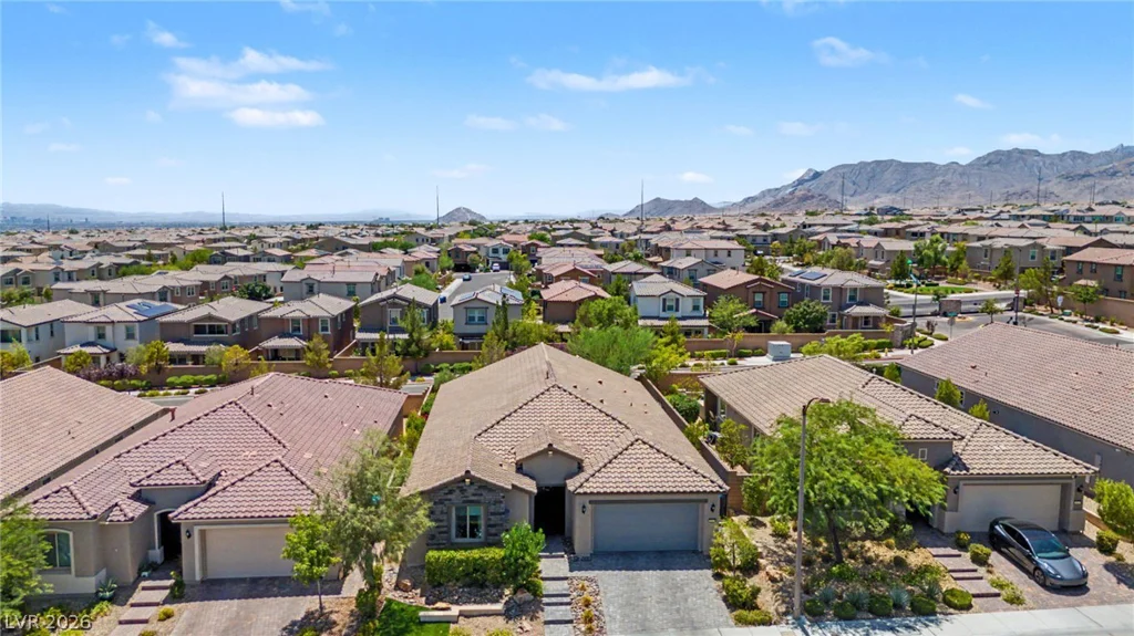 10433 Skye Paseo, Las Vegas, NV 89166