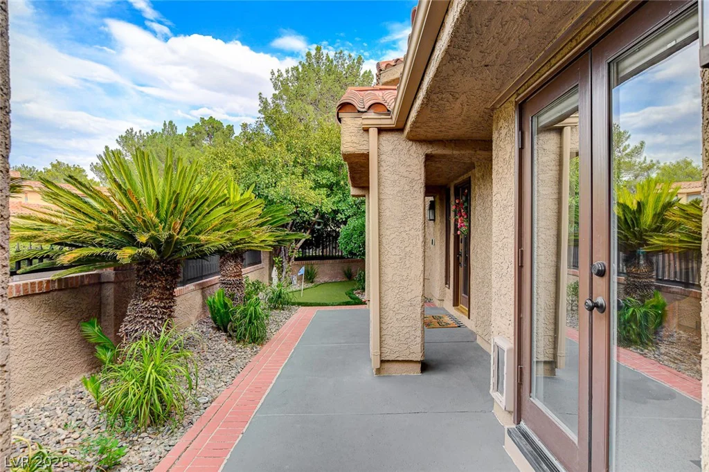 7201 Mission Hills, Las Vegas, NV 89113