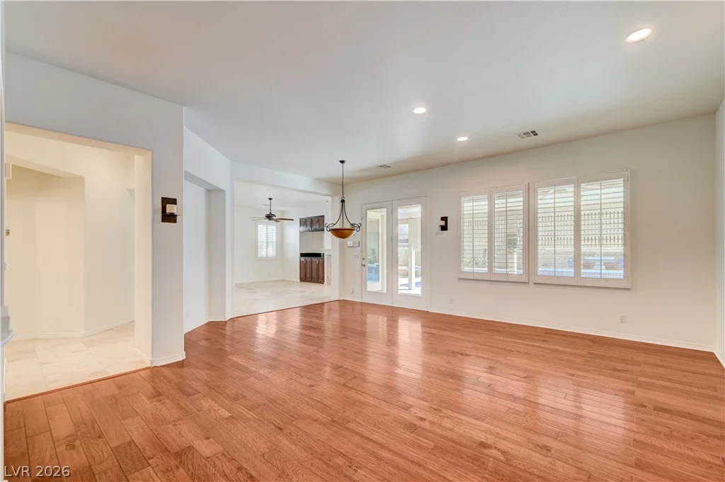 6641 Black Oaks, North Las Vegas, NV 89084
