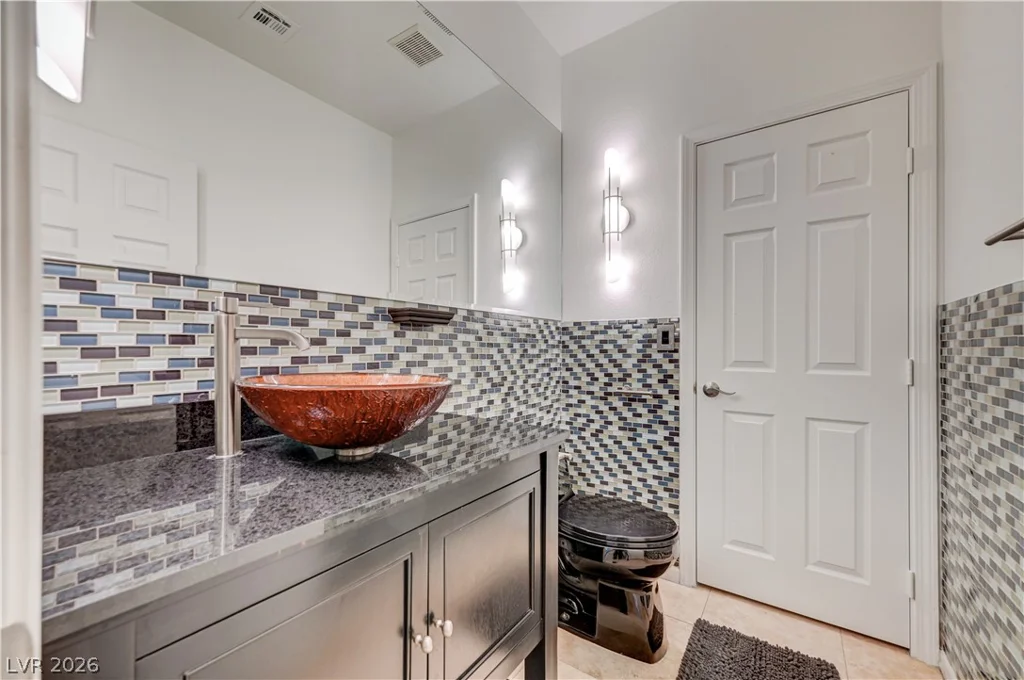 6641 Black Oaks, North Las Vegas, NV 89084