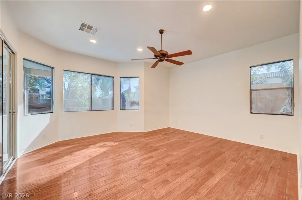 6641 Black Oaks, North Las Vegas, NV 89084