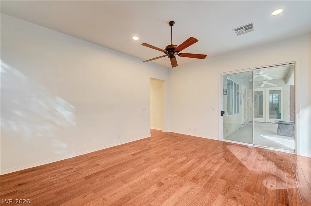 6641 Black Oaks, North Las Vegas, NV 89084