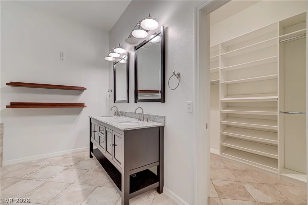 6641 Black Oaks, North Las Vegas, NV 89084