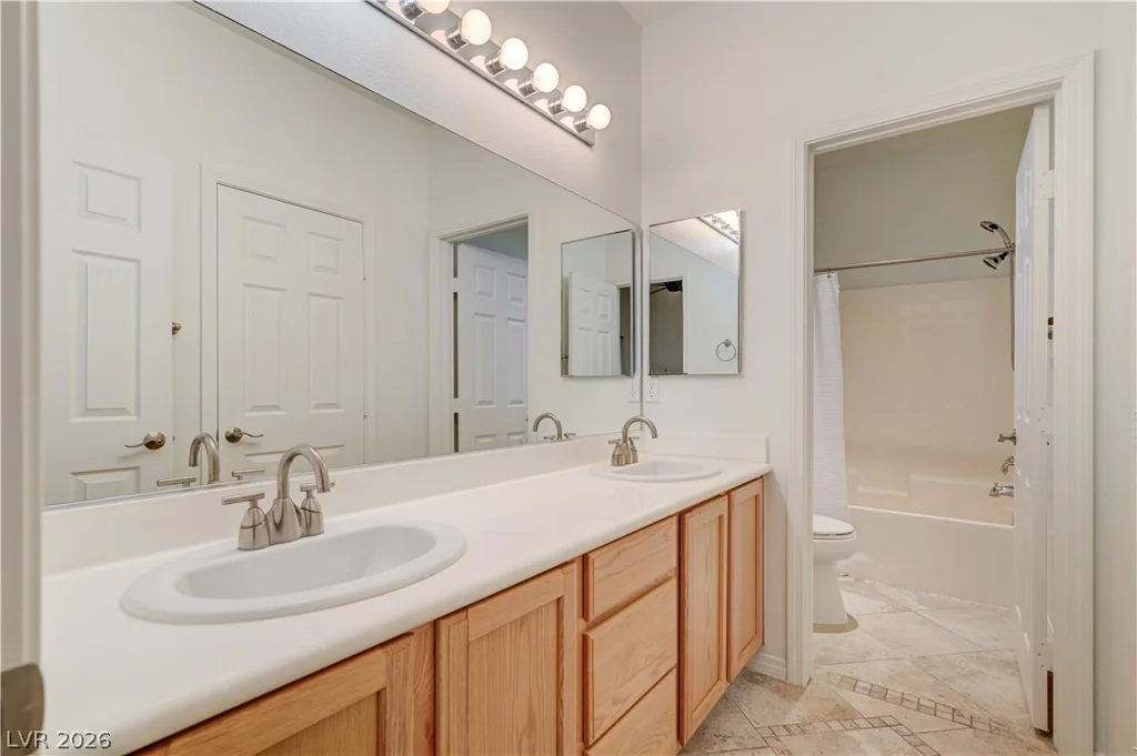 6641 Black Oaks, North Las Vegas, NV 89084