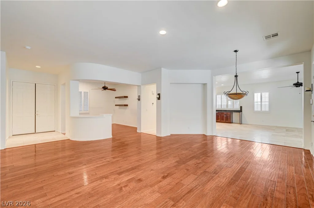 6641 Black Oaks, North Las Vegas, NV 89084