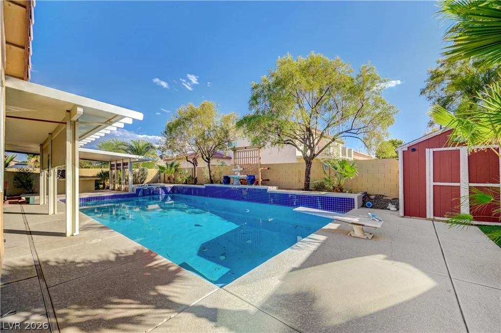 6641 Black Oaks, North Las Vegas, NV 89084