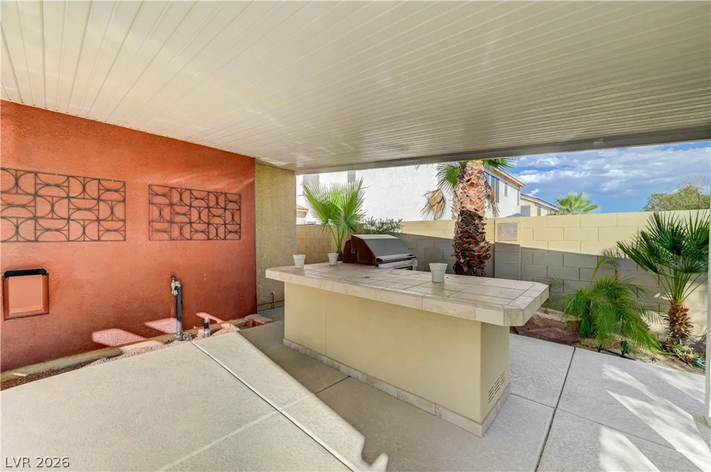 6641 Black Oaks, North Las Vegas, NV 89084