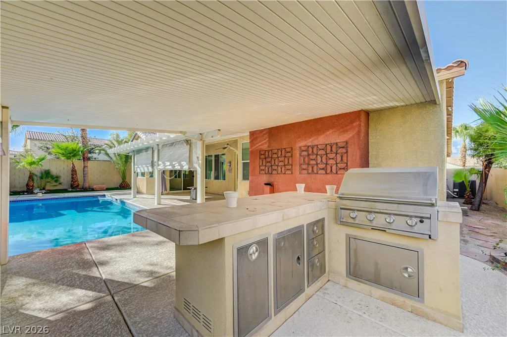 6641 Black Oaks, North Las Vegas, NV 89084