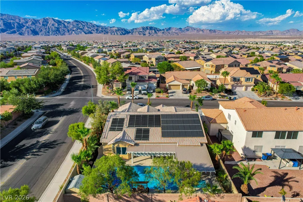 6641 Black Oaks, North Las Vegas, NV 89084