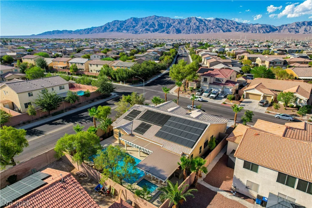 6641 Black Oaks, North Las Vegas, NV 89084