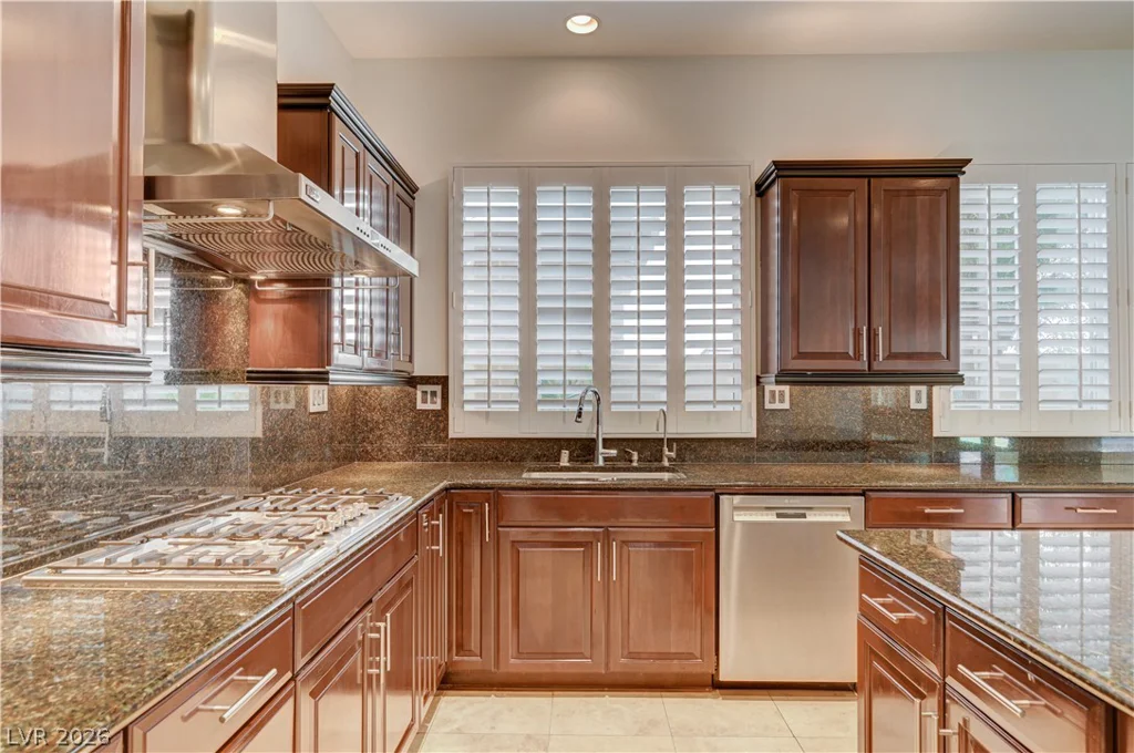 6641 Black Oaks, North Las Vegas, NV 89084