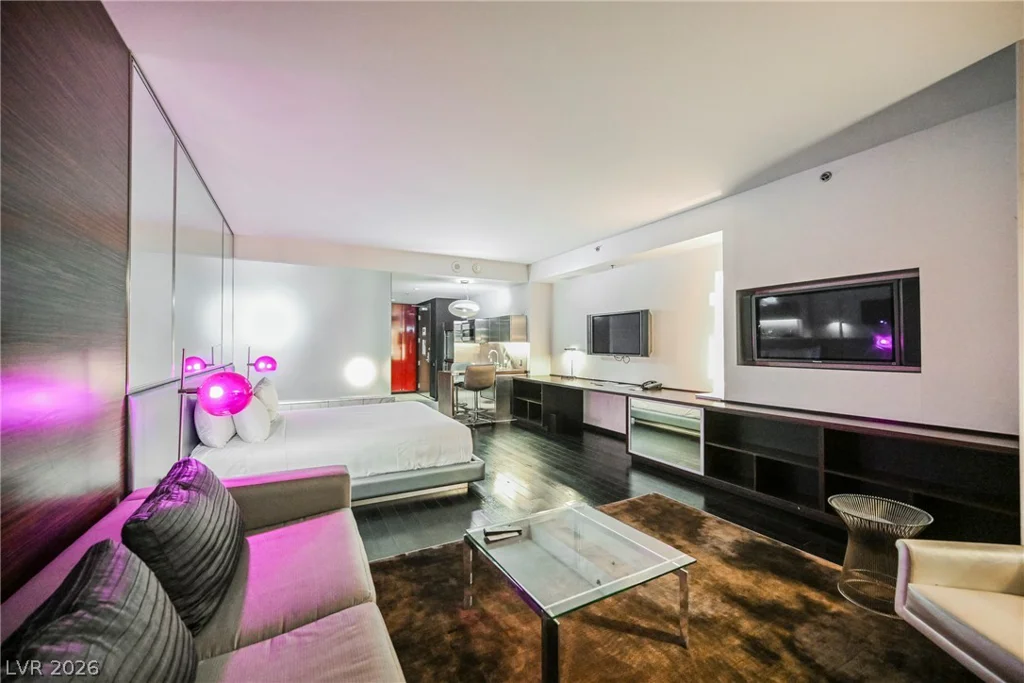 4381 Flamingo, Las Vegas, NV 89103