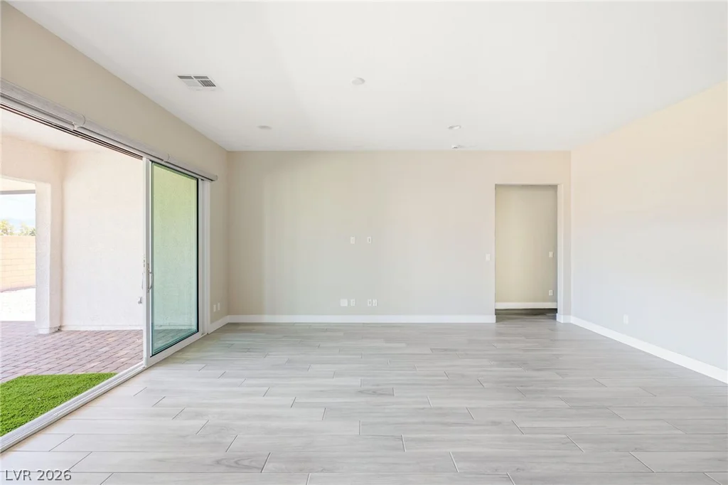 10086 Goff Grove, Las Vegas, NV 89183