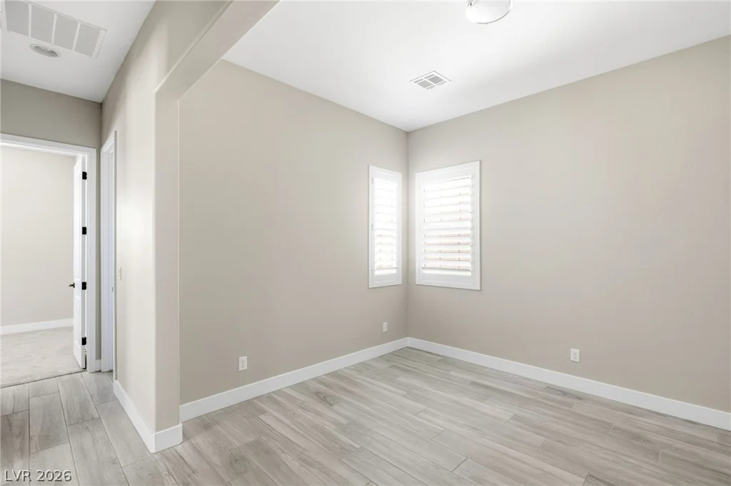 10086 Goff Grove, Las Vegas, NV 89183