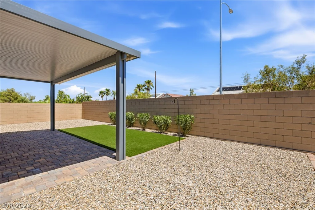 10086 Goff Grove, Las Vegas, NV 89183