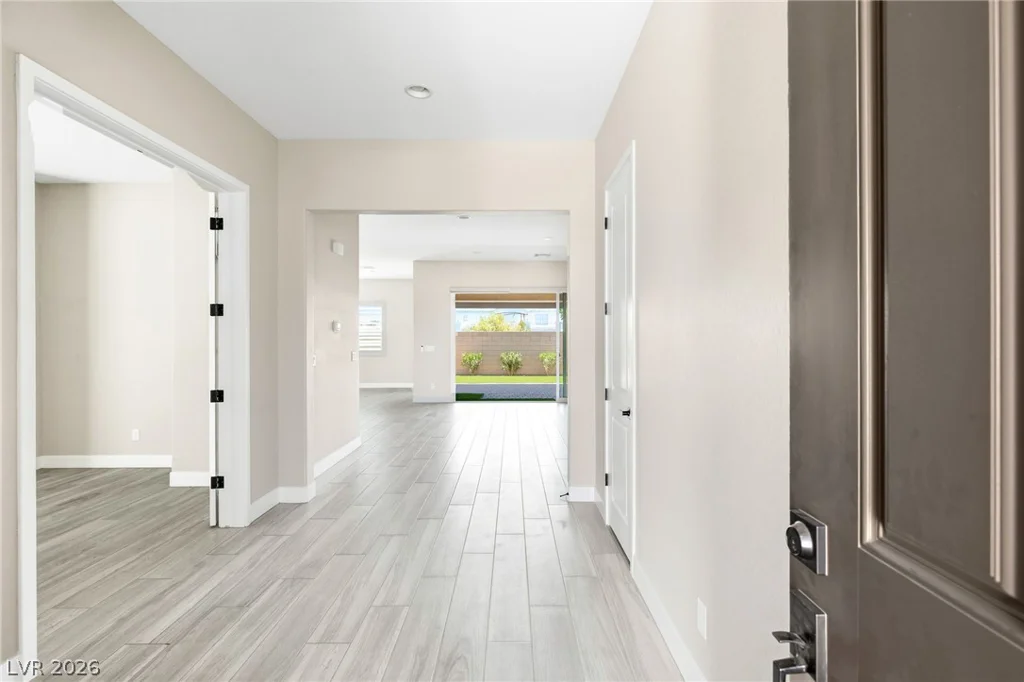 10086 Goff Grove, Las Vegas, NV 89183