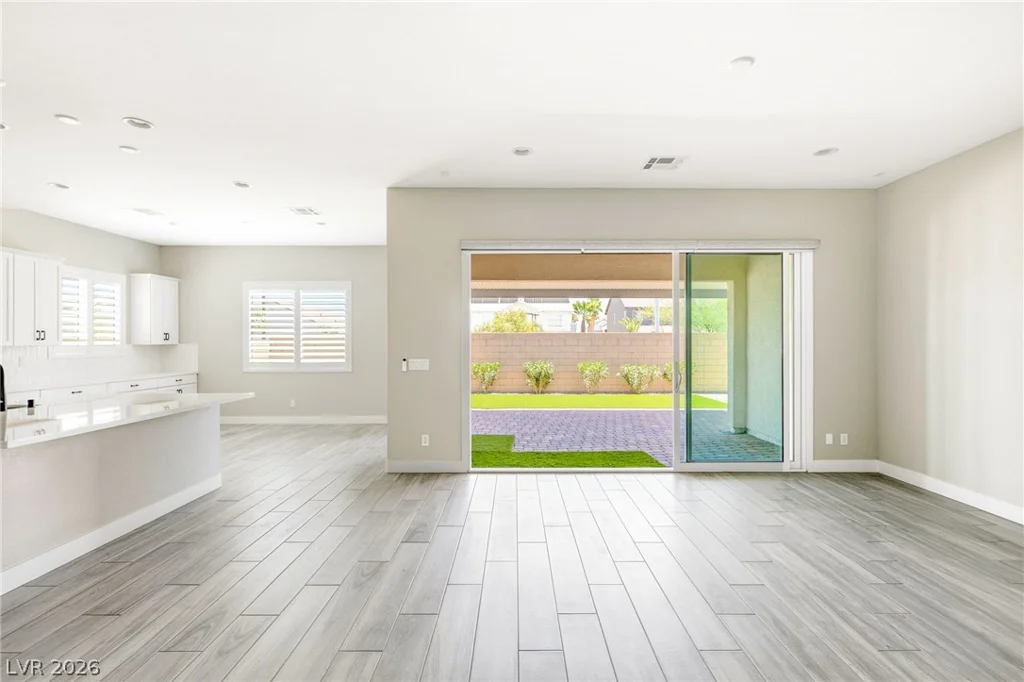10086 Goff Grove, Las Vegas, NV 89183
