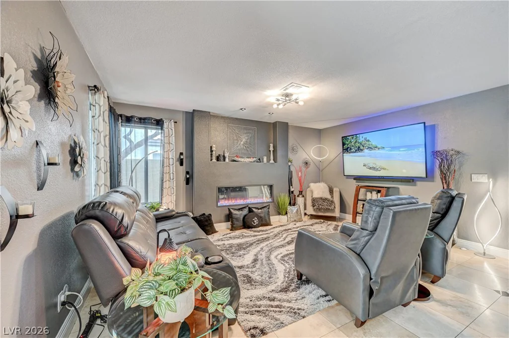 2109 Marble Gorge, Las Vegas, NV 89117